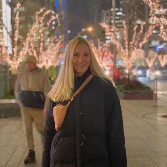 Meet your Posher, Emma - Picture 1 of 1